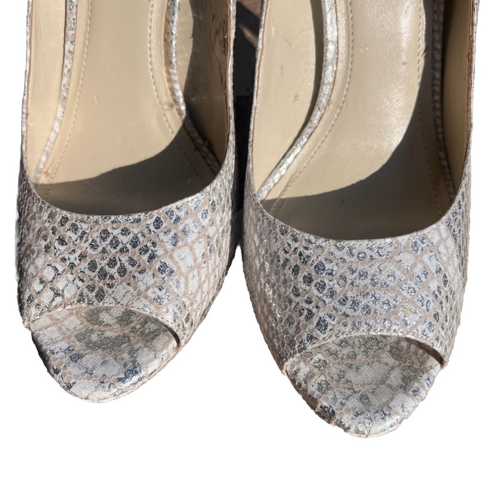 BCBGeneration Silver Metallic Snake Skin Stiletto Heels Barely Worn! - Picture 10 of 12
